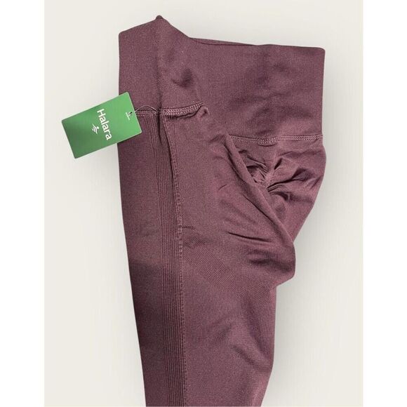 Brand New - Halara Women’s M Seamless Flow Butt Lifting Leggings Night’s Purple - Picture 7 of 14